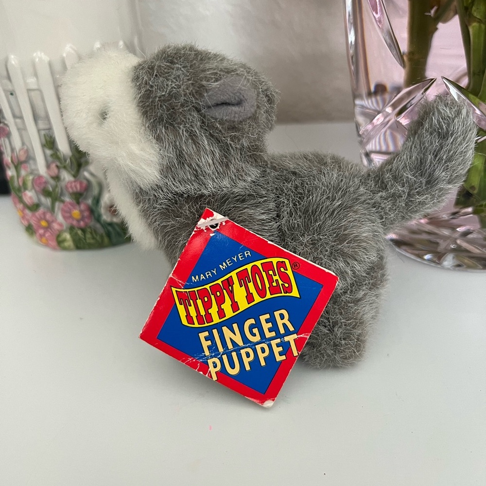 Mary Meyer Gray and White Finger Puppet